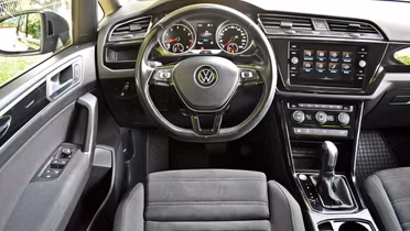 VOLKSWAGEN Touran