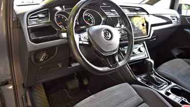 VOLKSWAGEN Touran