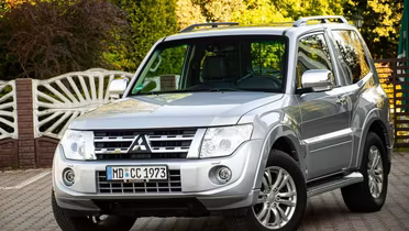 MITSUBISHI Pajero