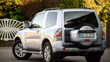 MITSUBISHI Pajero