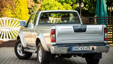 NISSAN Pick Up