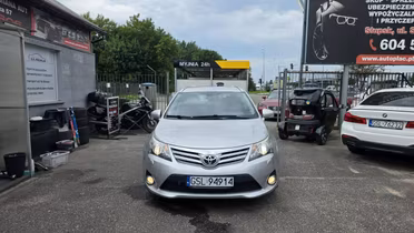TOYOTA Avensis