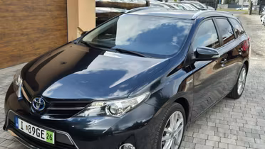 TOYOTA Auris