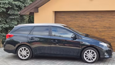 TOYOTA Auris