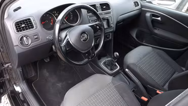 VOLKSWAGEN Polo