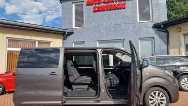 PEUGEOT Traveller