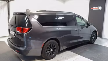 CHRYSLER Pacifica