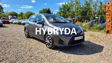 TOYOTA Yaris