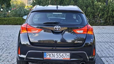 TOYOTA Auris