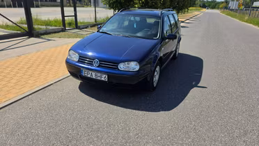 VOLKSWAGEN Golf