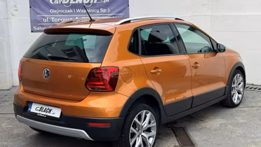 VOLKSWAGEN Polo