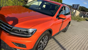 VOLKSWAGEN Tiguan