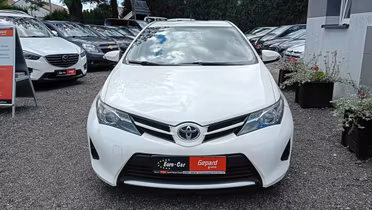 TOYOTA Auris