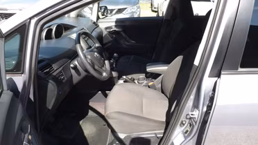 TOYOTA Verso