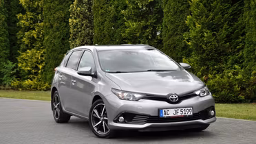TOYOTA Auris