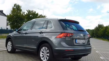 VOLKSWAGEN Tiguan