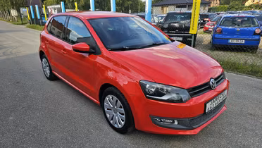 VOLKSWAGEN Polo
