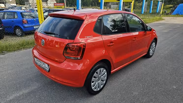 VOLKSWAGEN Polo