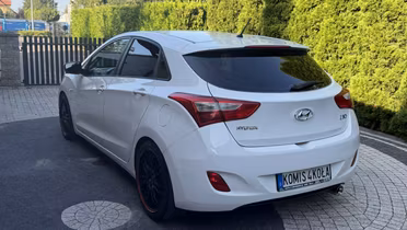 HYUNDAI i30