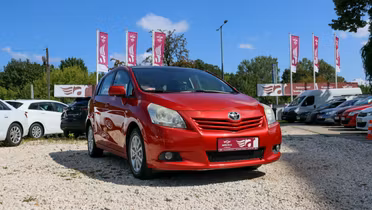 TOYOTA Verso