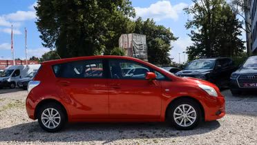 TOYOTA Verso