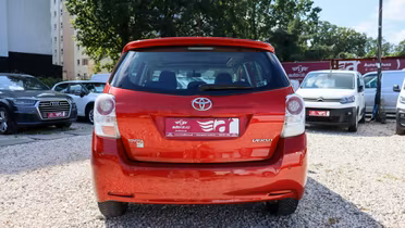 TOYOTA Verso