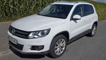 VOLKSWAGEN Tiguan