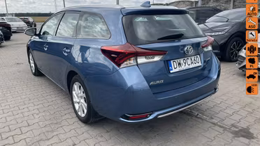 TOYOTA Auris