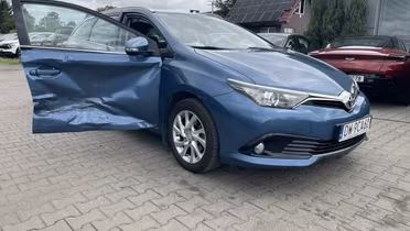 TOYOTA Auris