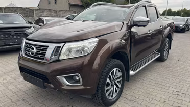 NISSAN Navara