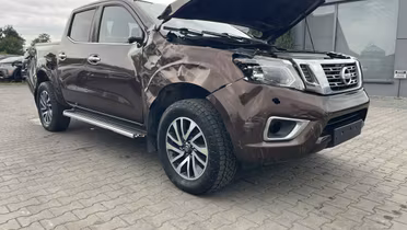 NISSAN Navara