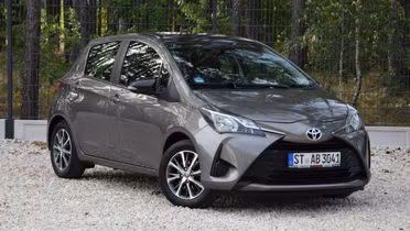 TOYOTA Yaris