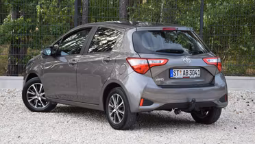 TOYOTA Yaris