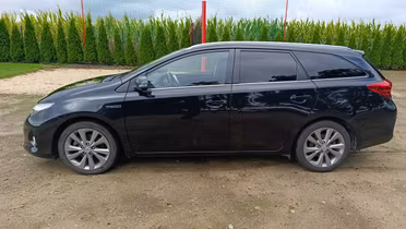 TOYOTA Auris