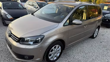 VOLKSWAGEN Touran