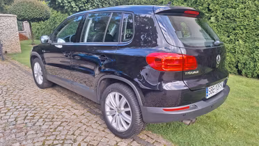 VOLKSWAGEN Tiguan