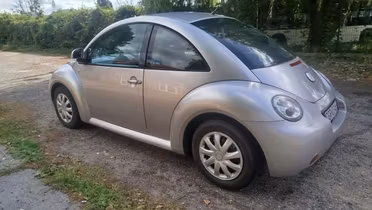 VOLKSWAGEN New Beetle