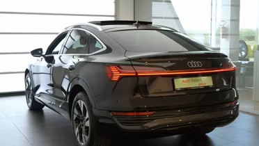 AUDI Q8 Sportback e-tron