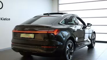 AUDI Q8 Sportback e-tron