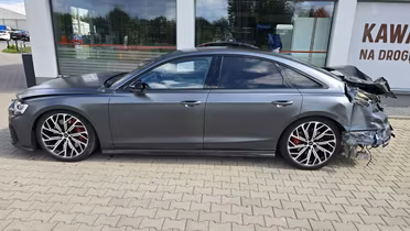 AUDI S8