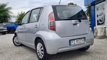 DAIHATSU Sirion