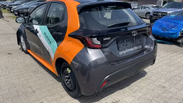 TOYOTA Yaris
