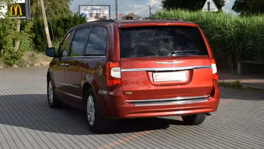 CHRYSLER Town & Country