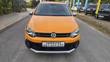 VOLKSWAGEN Polo