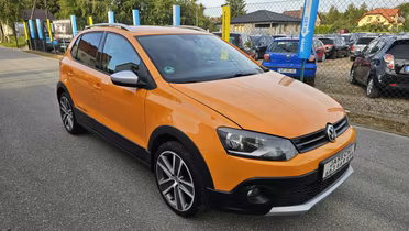 VOLKSWAGEN Polo