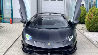 LAMBORGHINI Aventador