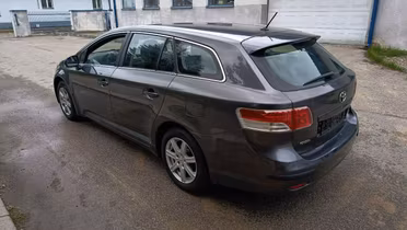 TOYOTA Avensis