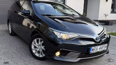 TOYOTA Auris