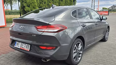 HYUNDAI i30
