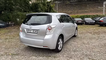 TOYOTA Verso